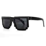 Distressed Pixel Sonnenbrille im Retro Stil 70er 80er