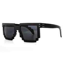 Distressed Pixel Sonnenbrille im Retro Stil 70er 80er
