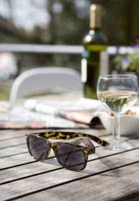 Schicke Lesebrille mit getönten Gläsern / Lese-Sonnenbrille -
